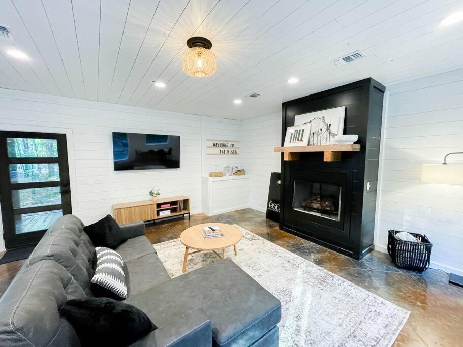The Riser - Brand New Modern Cabin In Broken Bow Exteriör bild