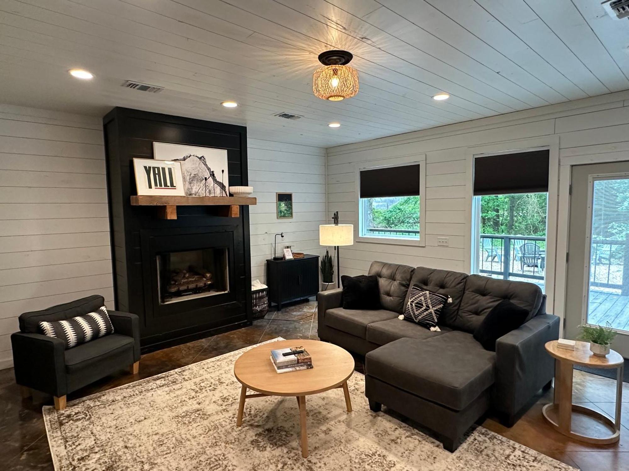 The Riser - Brand New Modern Cabin In Broken Bow Exteriör bild